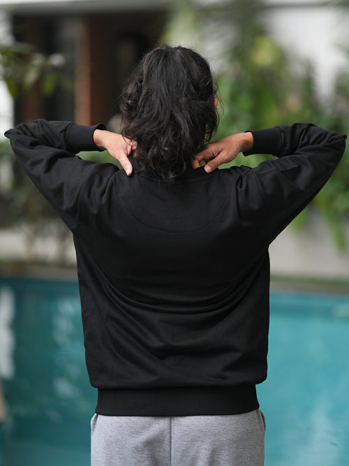 Black: Oversized Sweatshirt