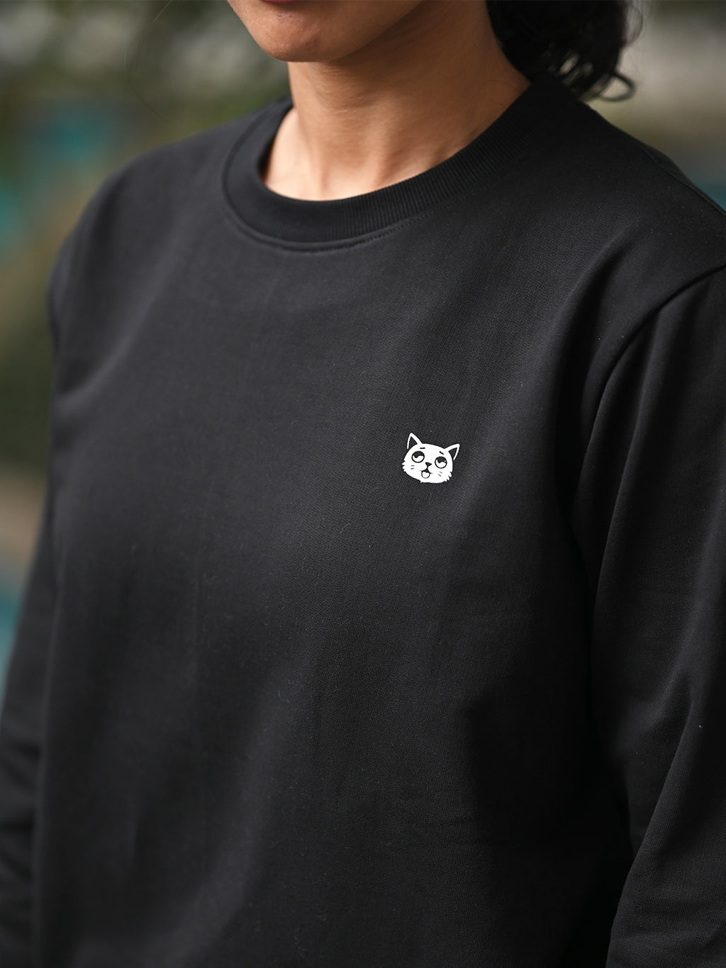 Black: Oversized Sweatshirt
