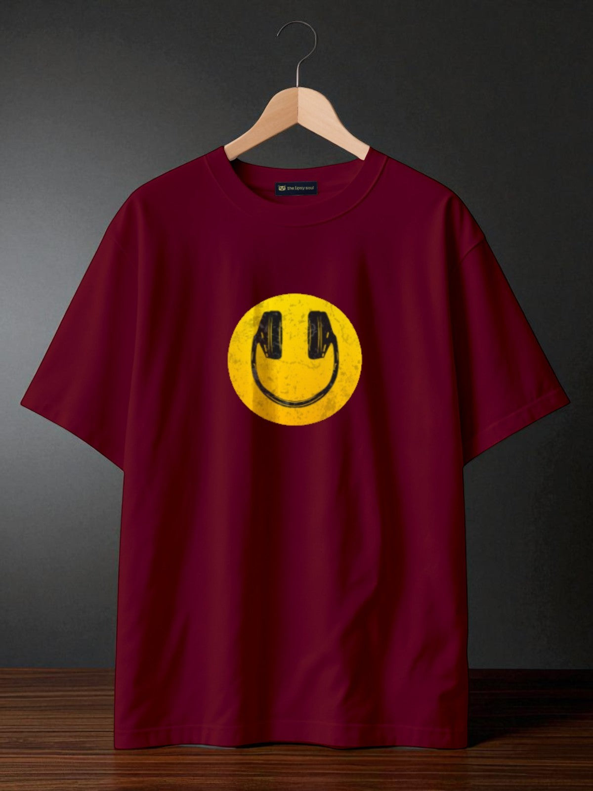 Music mood: Boxy Fit Graphic Tee Maroon