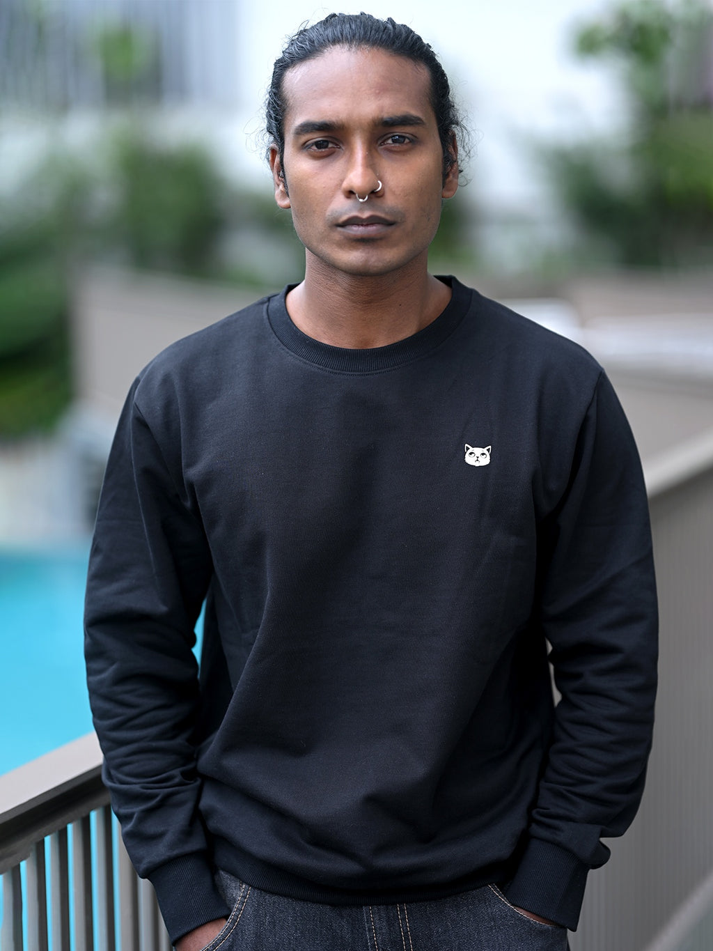 Black: Oversized Sweatshirt