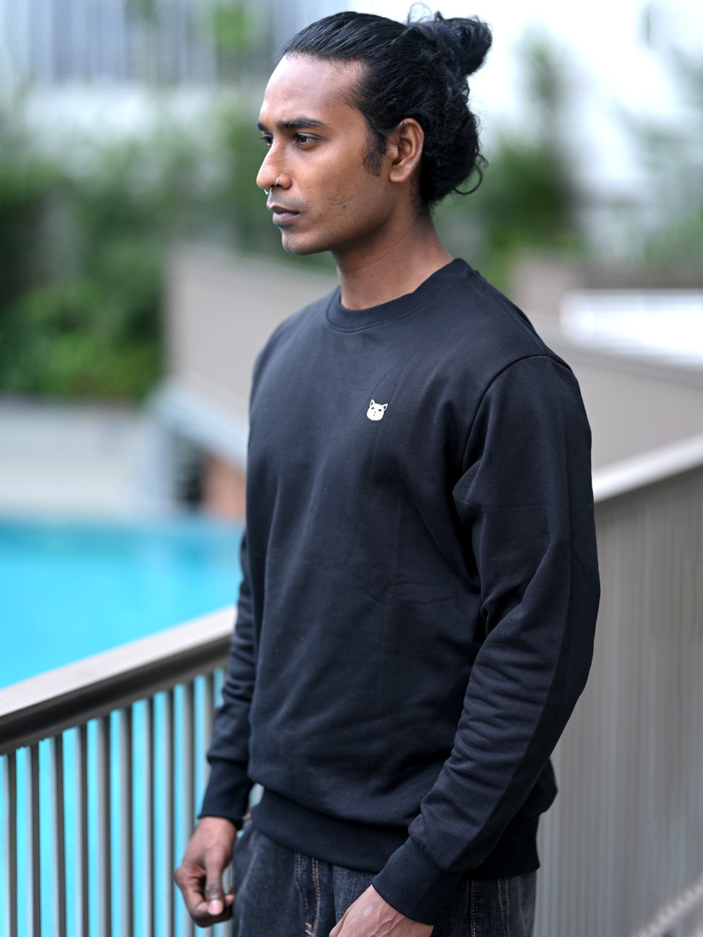 Black: Oversized Sweatshirt