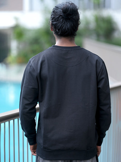Black: Oversized Sweatshirt