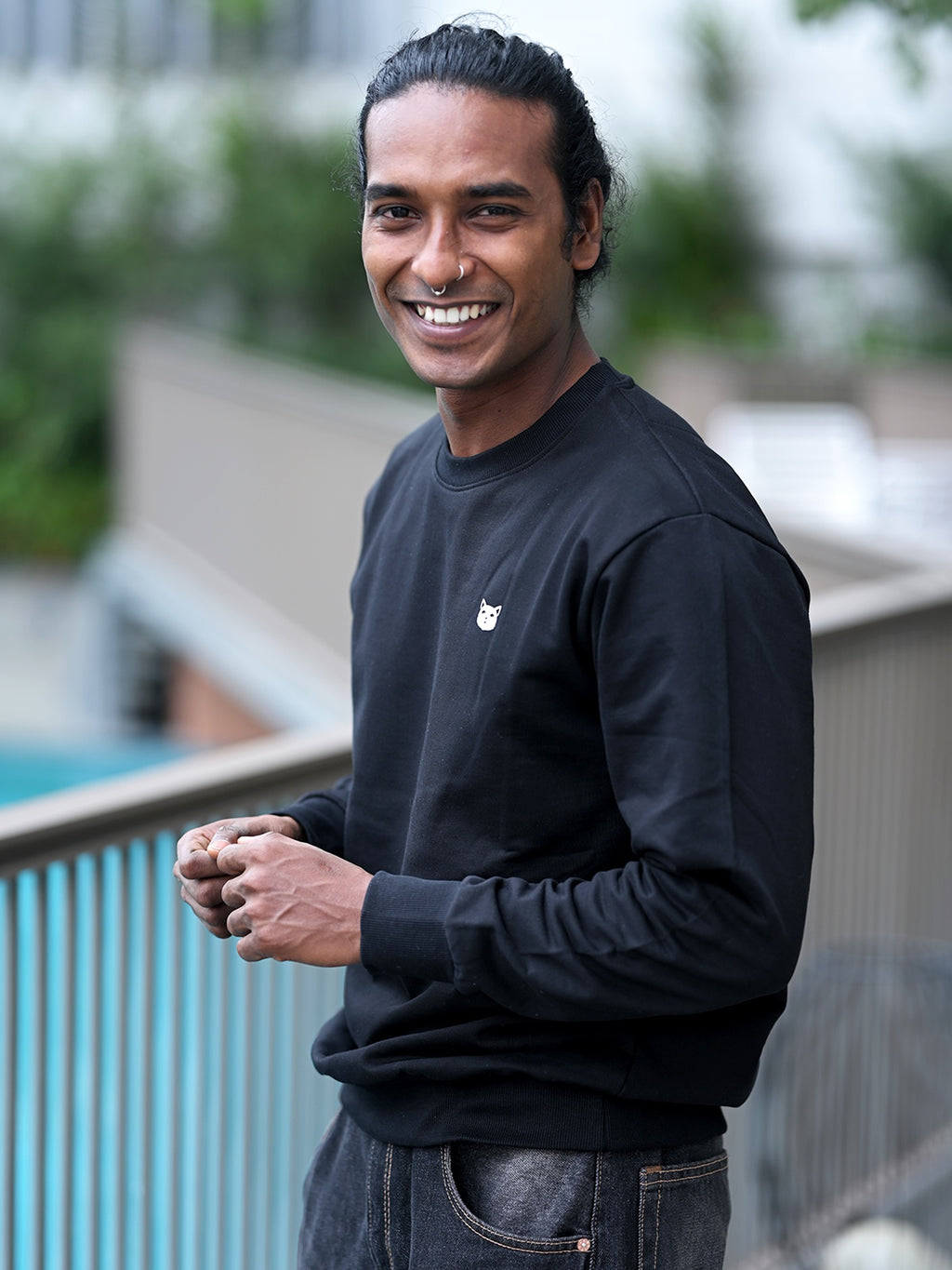 Black: Oversized Sweatshirt